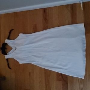 V-Neck sleeveless dress